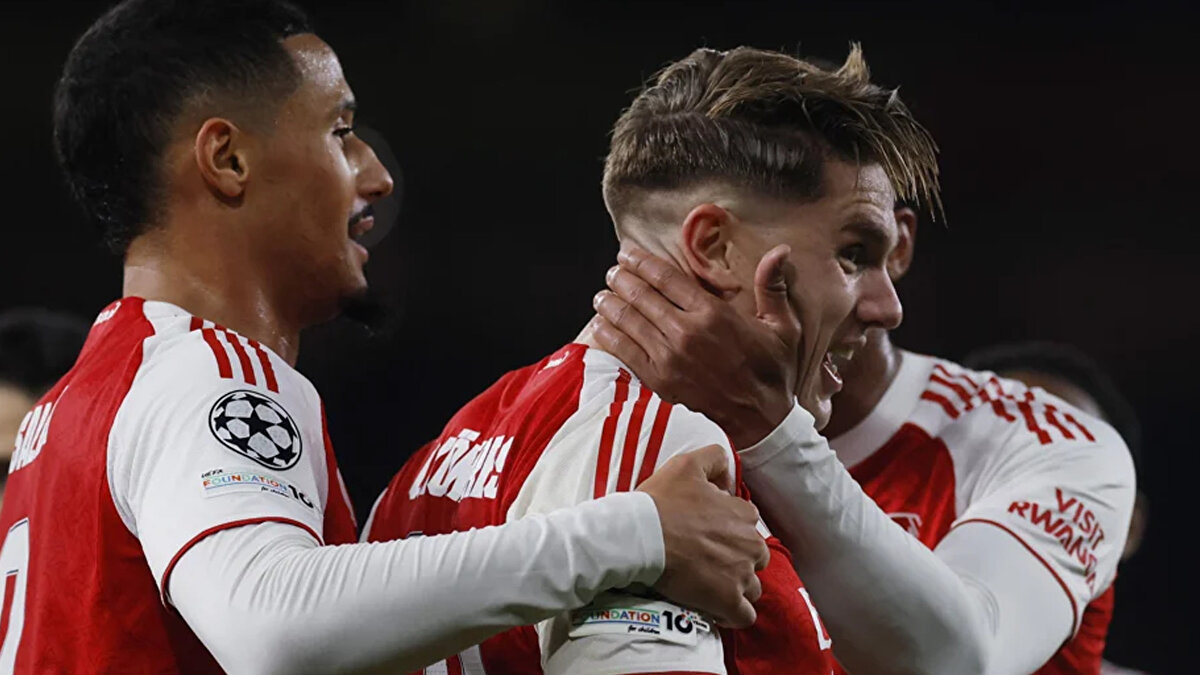 İngiliz devi kazandı<br><br>Gecenin en önemli maçlarından birinde Arsenal, Atletico Madrid’i 4 golle geçti.