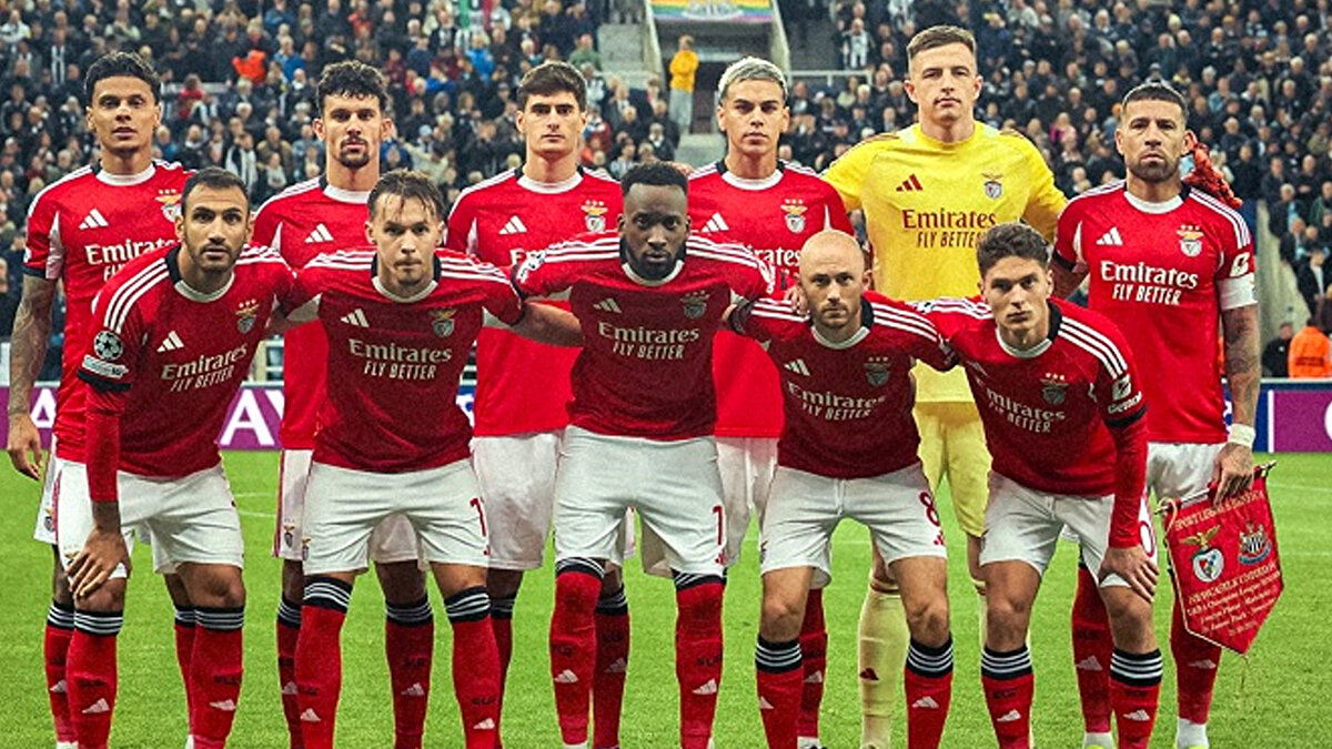 Jose Mourinho'nun çalıştırdığı Benfica ise deplasmanda Newcastle United'a 3-0 yenildi.