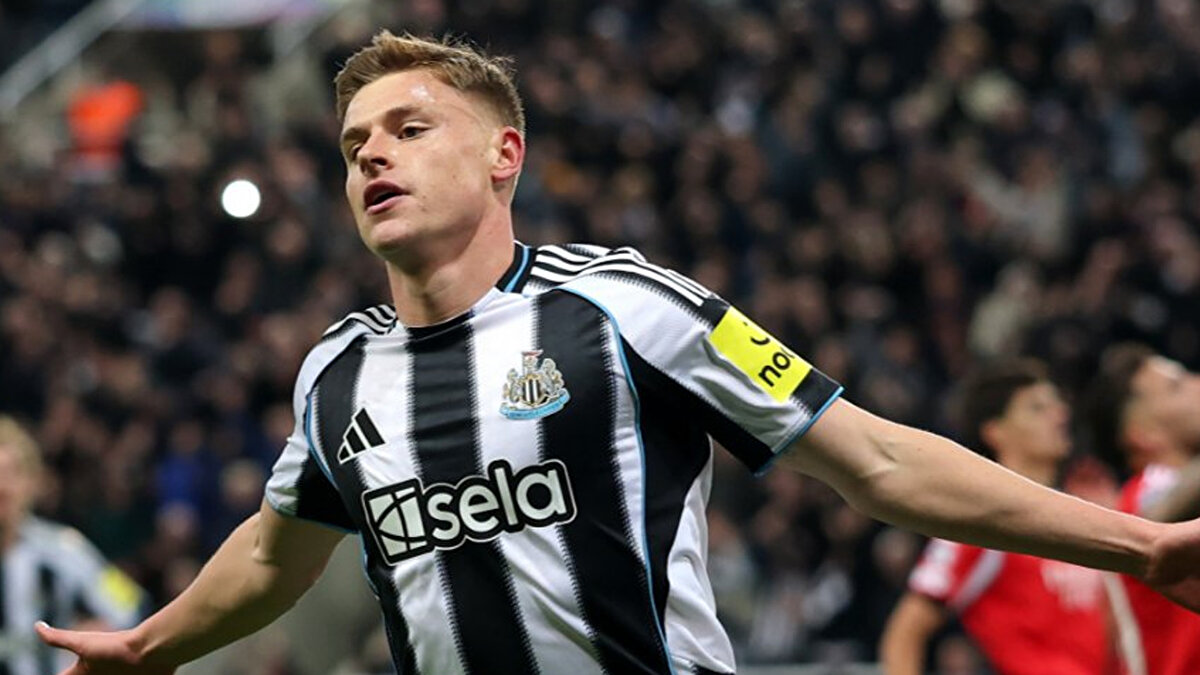 Newcastle'a galibiyeti getiren golleri 32. dakikada Anthony Gordon ve 70 ile 83. dakikalarda Harvey Barnes attı.