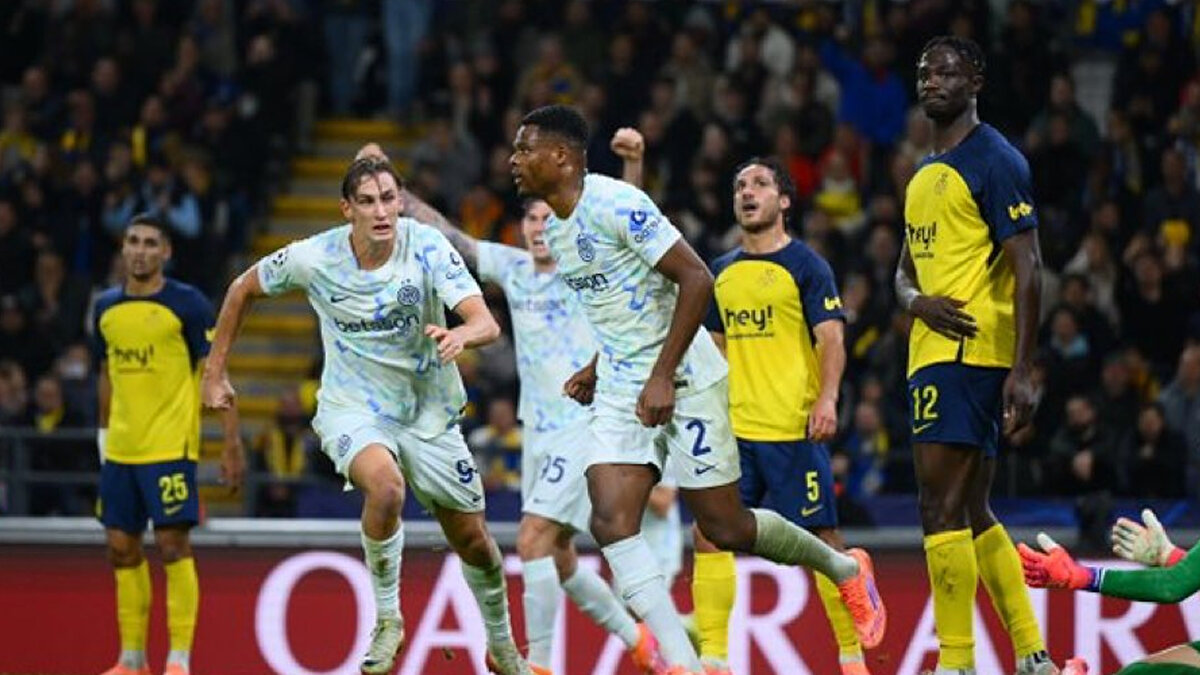 Mücadelede Inter'e galibiyeti getiren golleri, 41. dakikada Denzel Dumfries, 45. dakikada Lautaro Martinez, 53. dakikada Hakan Çalhanoğlu ve 76'da Esposito kaydetti.