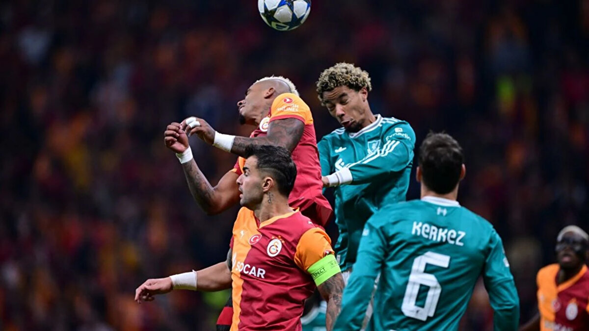 Bu senaryoda maçın büyük bir bölümünde golsüz eşitliğin süreceği ve Galatasaray’ın golü ancak ikinci yarıda bulacağını  tahmin ediyor. Golden sonra BodøGlimt’in daha fazla risk alarak hücuma çıkacağı ve bu baskı sonucunda beraberlik golünü bulacağını düşünüyor. Maçın 1-1’lik skorla tamamlanması, puan tablosundaki dengeleri değiştireceğini düşünüyor.