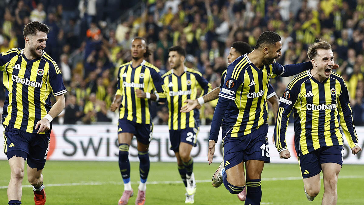 Sakatlığı devam eden kaleci Ederson bu maçta forma giyemeyecek. Ayrıca takımla çalışmalara yeni başlayan Jhon Duran da antrenman eksiği nedeniyle kadroda yer almayabilir.