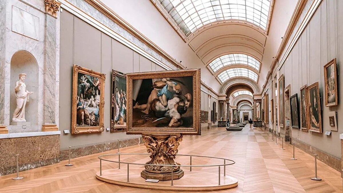 19 Ekim Pazar günü gerçekleşen soygun, Louvre Direktörü Laurence des Cars’ın “korkunç bir başarısızlık” olarak nitelendirip istifa etmesine yol açtı. Olay, Fransa’da sanat güvenliği tartışmalarını da alevlendirdi.