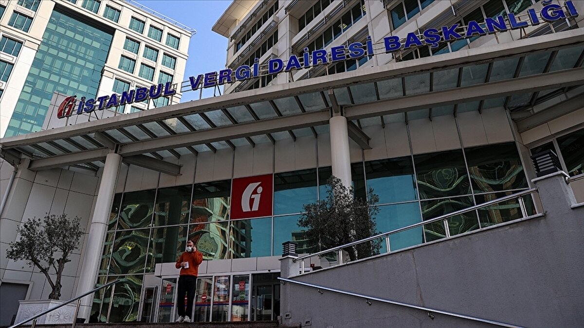 Açıklamada, gerçek gider usulünü seçenlerin, beyan edilen gelirlerden, kiraya verilen meskene ilişkin aydınlatma, ısıtma, su ve asansör, idare, bakım ve idame giderleri gibi kanunda sayılan giderler ile indirimler düşüldükten sonra kalan tutar üzerinden gelir vergisi ödeyeceği belirtilerek, şunlar kaydedildi:<br><br>