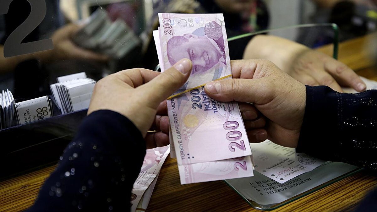 Bazı sosyal medya platformlarında "kiralarla ilgili yeni vergi geldiği" şeklinde kamuoyunu yanlış yönlendirici paylaşımlar yapıldığının görülmesi üzerine açıklama yapılması gereği duyulduğu belirtilen açıklamada, "TBMM'de görüşmeleri devam eden Vergi Kanunları ile Bazı Kanunlarda ve 631 Sayılı Kanun Hükmünde Kararnamede Değişiklik Yapılmasına Dair Kanun Teklifi ile yapılan düzenlemelerde kira gelirlerine yönelik yeni bir vergi düzenlemesi yoktur, ancak istisnalar kaldırılmaktadır." ifadesi kullanıldı.