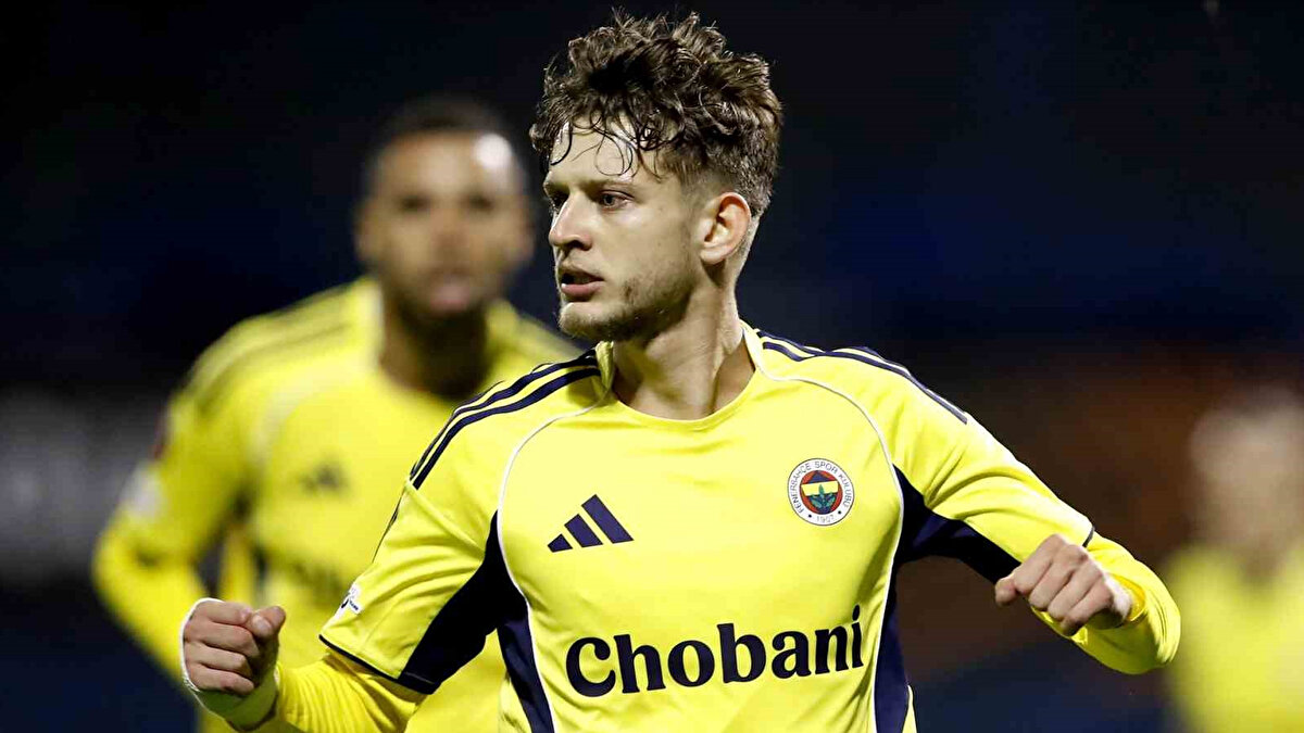 SZYMANSKİ İLE YOLLAR AYRILACAK<br><br>A Spor’un haberine göre; Fenerbahçe’de bir türlü istenilen performansı veremeyen Polonyalı oyuncu Sebastian Szymanski ile yolların ayrılması bekleniyor.