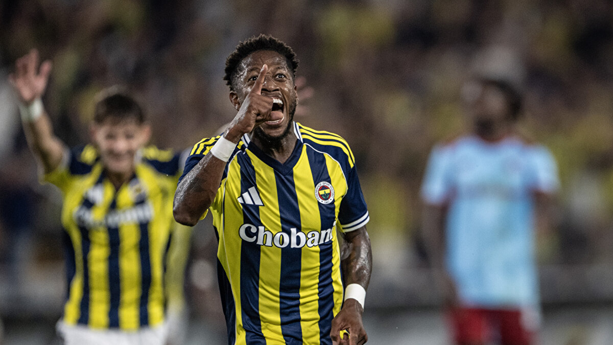 FRED YEDEK KULÜBESİNE ÇEKİLDİ<br><br>Tedesco sonrası kadroya girmekte zorlanan Fred de sezon sonunda gönderilmesi beklenen oyuncular arasında görünüyor.<br>