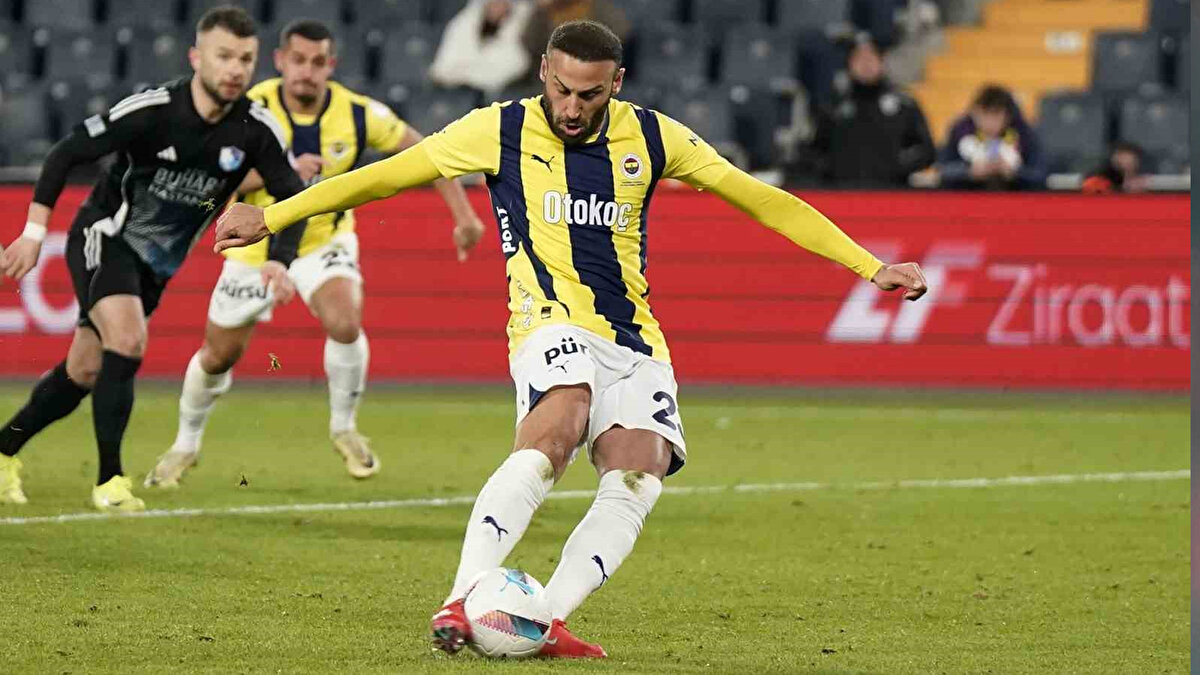 Forma şansı bulmakta zorlanan tecrübeli oyuncu, Süper Lig ekiplerinden gelecek olan tekliflere göre karar verecek. <br>