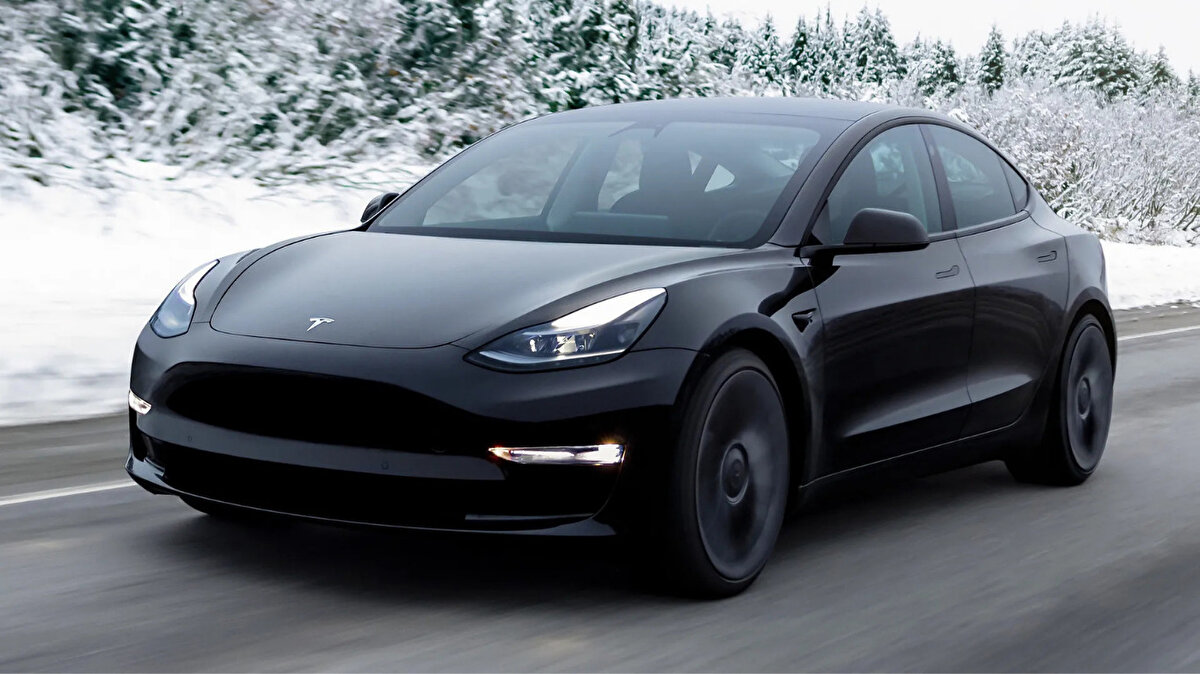 Tesla envanter ne zaman, saat kaçta?<br><br>Tesla, sosyal medya hesabından yaptığı paylaşımda 2025 yılı Ekim ayı için envanter listeleme tarihini 23 Ekim 2025 olarak duyurdu. Açıklamaya göre, eşleşmesi kalkan araçlar 23 Ekim saat 18.30'da otomatik olarak envanter sayfasında görüntülenecek.