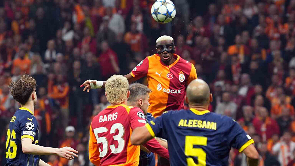 NORDLYS<br><br>Galatasaray'ın acımasız forveti Victor Osimhen'in merhameti yok. Osimhen yarım saatten kısa bir süre içerisinde farkı iki yaptı. Ev sahibi ekibin taraftarının ses efektleri inanılmaz, sarı-kırmızılı takım agresifti.