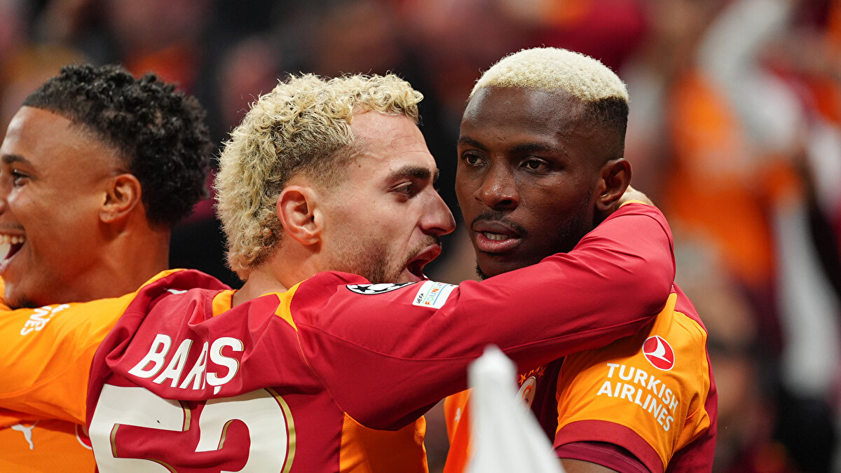 "ICARDI'NİN YÜRÜYECEK HALİ YOK"<br><br>Yorumcu Erman Toroğlu ise maçı şu sözlerle yorumladı: ‘‘Abartmadan söylüyorum dün gece öyle bir maç oynandı ki, 8-3 de bitebilirdi 3-3 de. Icardi isim olarak çok büyük bir oyuncu ama sahada yürüyecek hali yok. Dün iyi bir Icardi olsaydı Osimhen'in kaçırdığı golleri leblebi gibi atardı. Ama Osimhen enerjisiyle, çabukluğuyla ve takım oyunuyla dün gece rakibi çok bunalttı.<br>