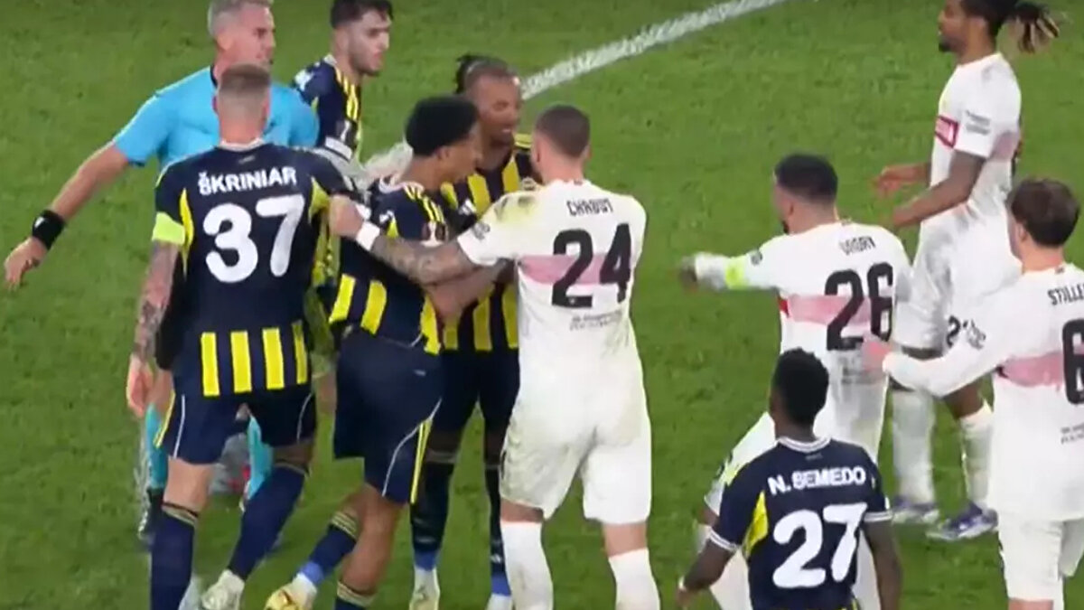 Fenerbahçe ile Stuttgart arasında oynanan UEFA Avrupa Ligi maçında son anlarda tansiyon yükseldi. Mücadelenin bitimine dakikalar kala İsmail Yüksek ile Deniz Undav arasında tartışma çıktı.