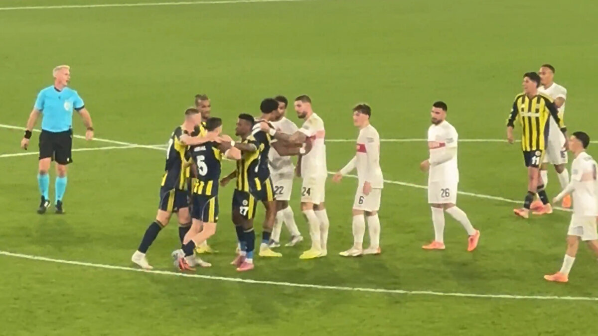 Karşılaşmanın ardından sinirlerine hakim olamayan Deniz Undav Fenerbahçeli futbolcuların üzerine yürüdü. Görevlilerin araya girmesiyle birlikte soyunma odasına götürüldü.