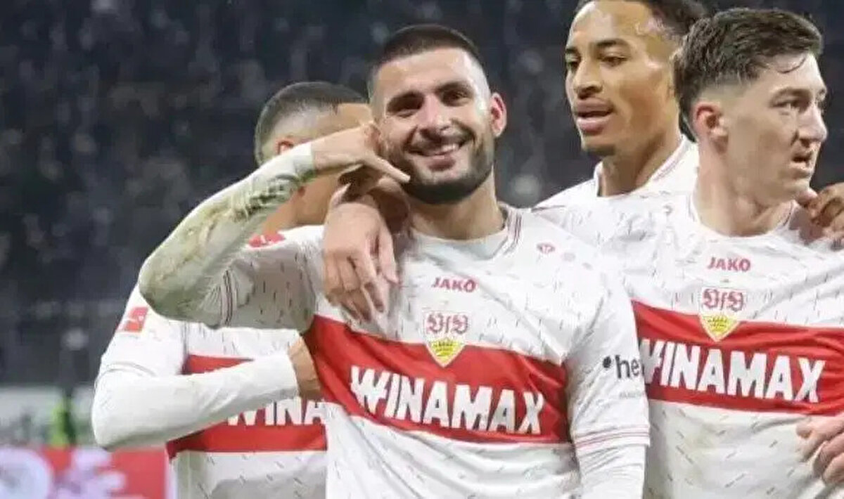 Deniz Undav hangi milli takımda oynuyor?<br><br>Hem Türkiye hem Almanya adına oynama hakkına sahip olan Undav, uzun süren kararsızlığın ardından 2024 yılında Almanya Millî Takımı’nı seçti. Mart 2024’te Fransa karşısında ilk kez A Millî formayı giydi ve Avrupa Şampiyonası kadrosunda yer alarak uluslararası arenada da dikkat çekti.