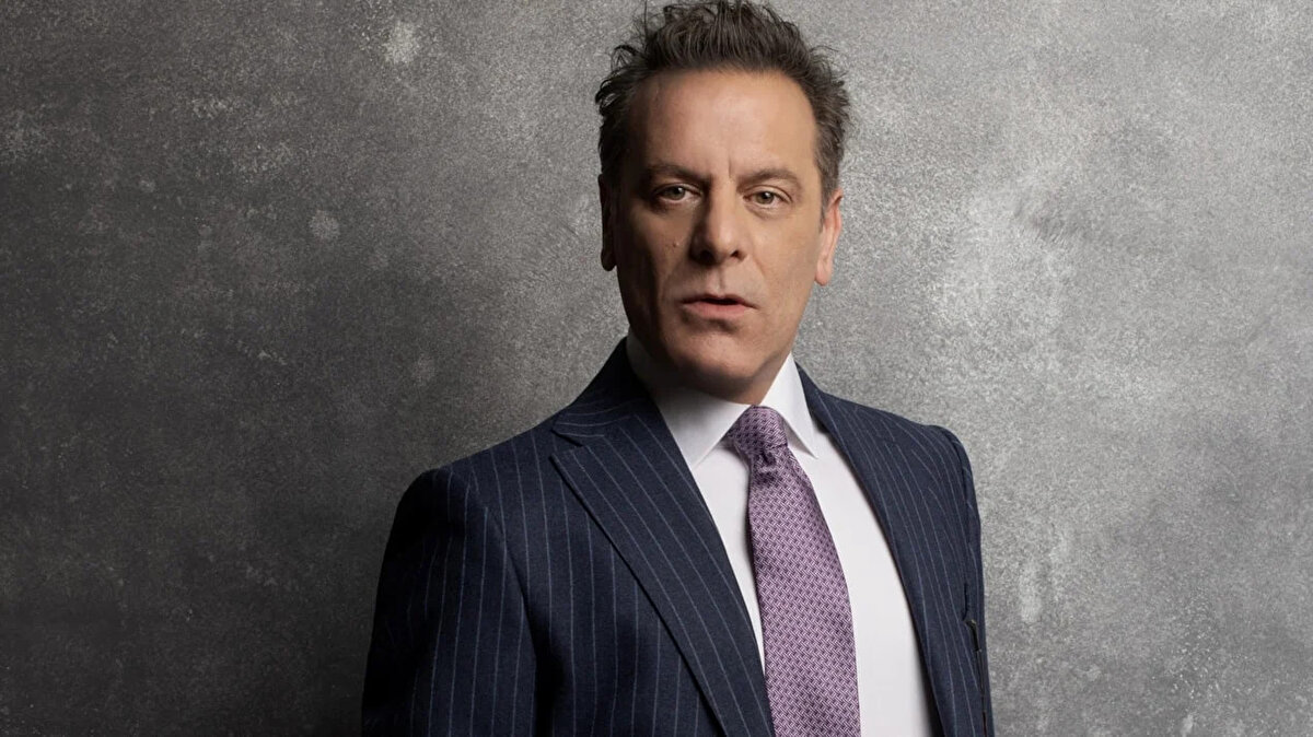 1990’lı yılların sonunda televizyon dünyasına adım atan Ozan Güven; "İkinci Bahar", "Bir İstanbul Masalı", "Muhteşem Yüzyıl" gibi dizilerle ve Cem Yılmaz’ın gişe rekortmeni filmleri "G.O.R.A", "A.R.O.G" gibi projelerdeki performanslarıyla geniş kitlelerce tanındı.<br>