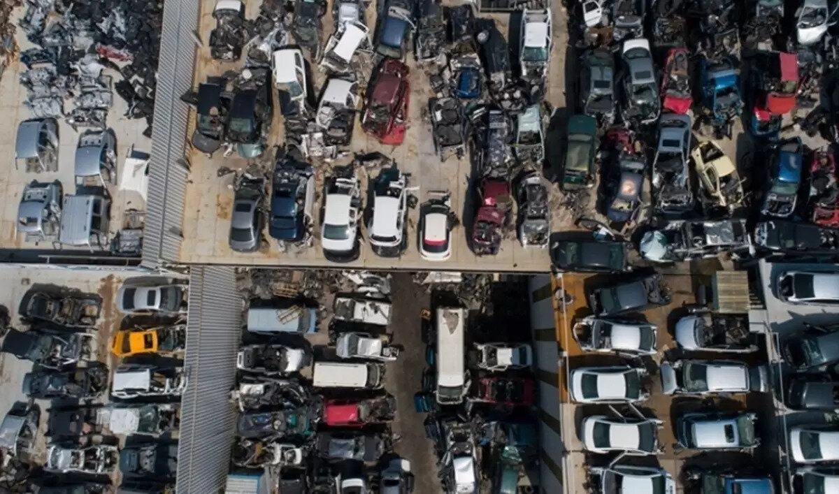 Hurda teşviki kapsamında yerlilik oranı %40’ın üzerinde olan 12 araba modeli<br><br>Togg T10X<br>Toyota CH-R<br>Hyundai Bayon<br>Hyundai i20<br>Hyundai i10<br>Ford Tourneo Custom<br>Ford E-Transit<br>Ford Transit<br>Fiat Fiorino<br>Fiat Egea Cross<br>Fiat Egea<br>VW Transporter