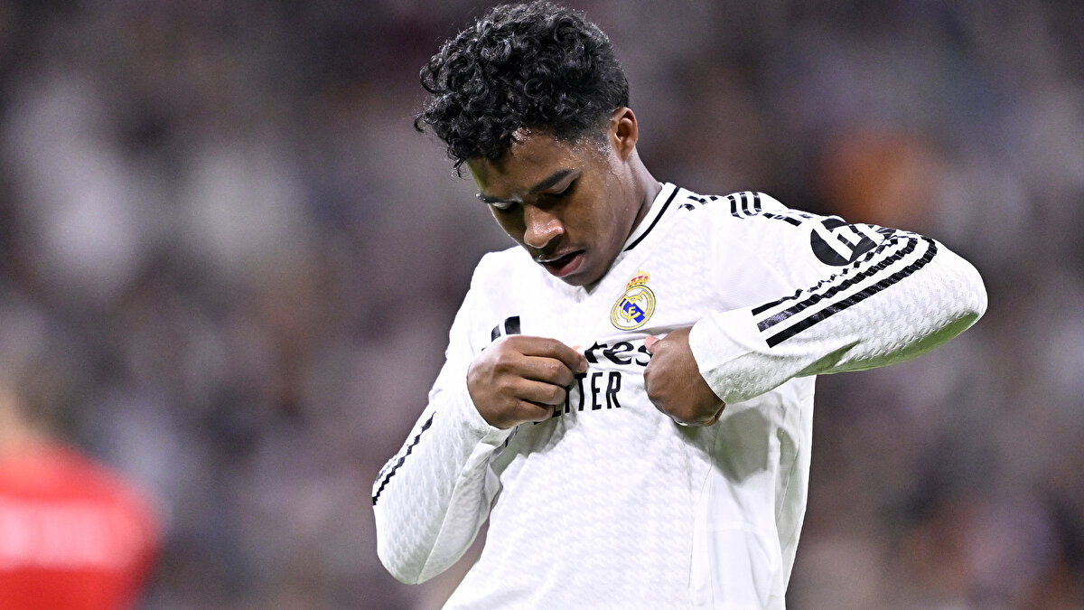 HENÜZ SÜRE BULAMADI<br><br>Brezilyalı genç oyuncu, Ancelotti döneminde forma şansı bulsa da, bu sezon Xabi Alonso yönetiminde henüz süre alamadı. <br>