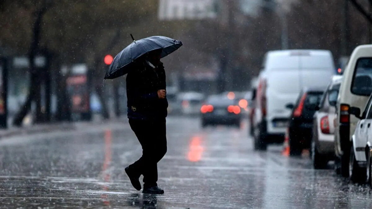 Ankara'da yarın hava durumu, parçalı bulutlu 11°C olması bekleniyor. Yarın gün ortasında havanın çok bulutlu 18°C, akşam saatlerinde çok bulutlu 17°C, gece parçalı bulutlu 12°C olacağı tahmin ediliyor. Pazar günü en düşük 13, en yüksek 18 derece parçalı bulutlu olması bekleniyor.