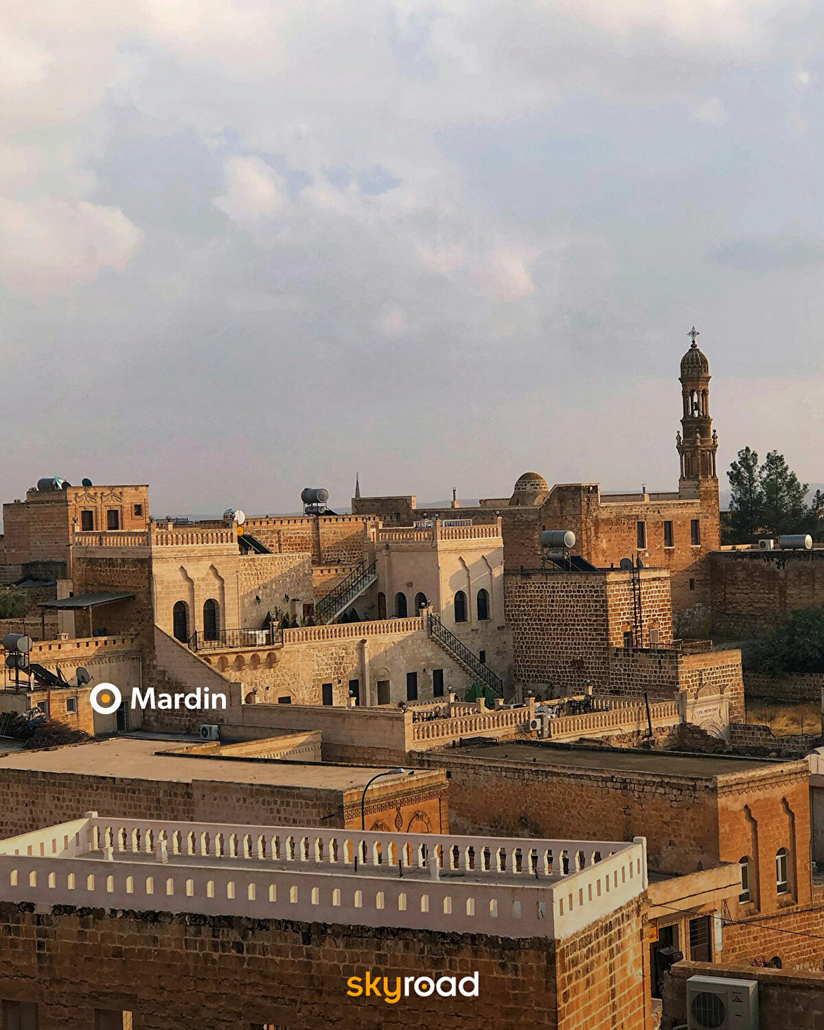 ▪️ Mardin<br>Kültür mirası olarak görülen taş mimariden tarihi yapıların arasında hem yolculuk yapıp hem de fotoğraf çekebilirsiniz.
