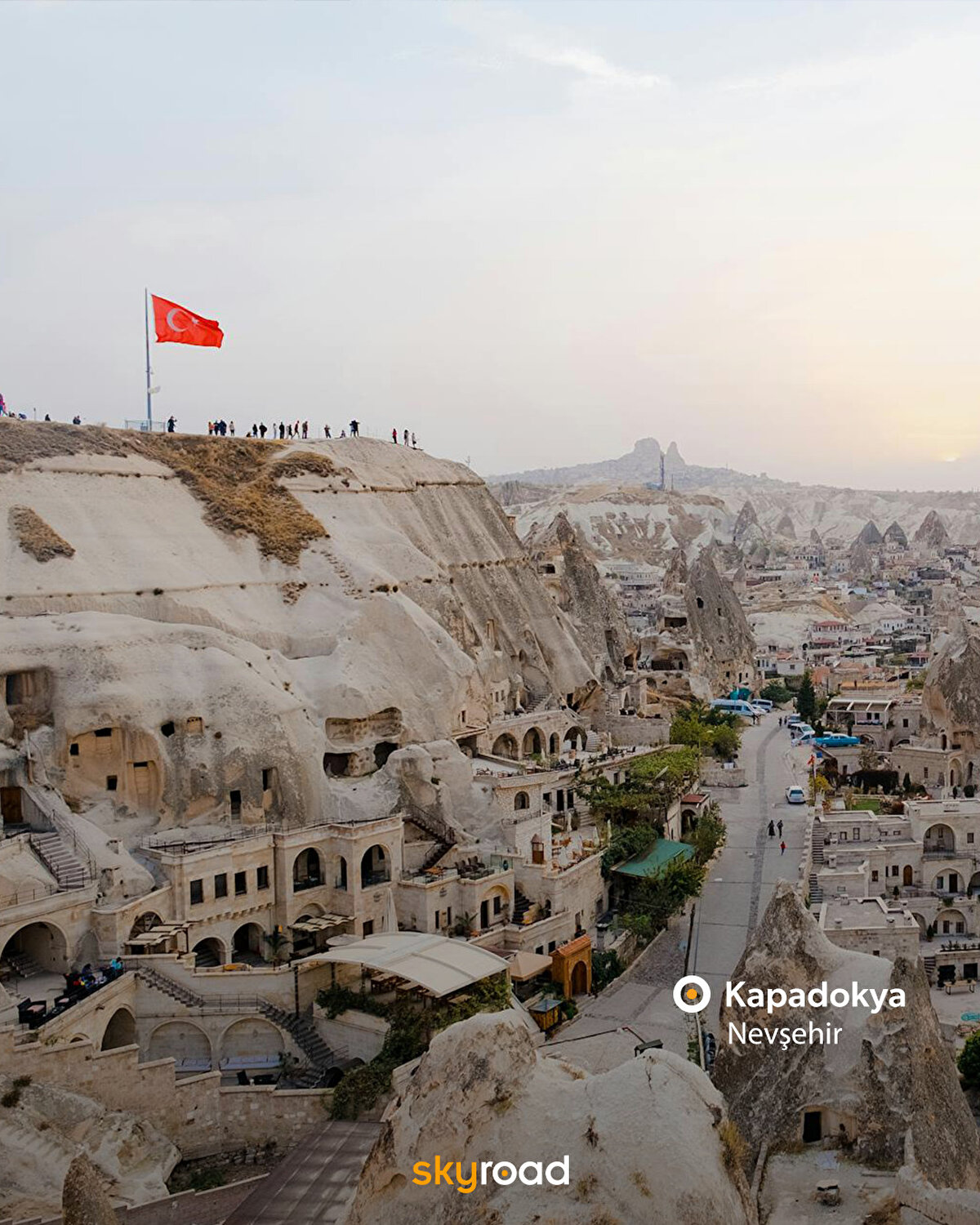 ▪️ Kapadokya (Nevşehir)<br>Balonları, peri bacaları, yeraltı şehirleri ve daha birçok özelliğiyle Kapadokya, birbirinden güzel fotoğraflar çekebileceğiniz bir yer.