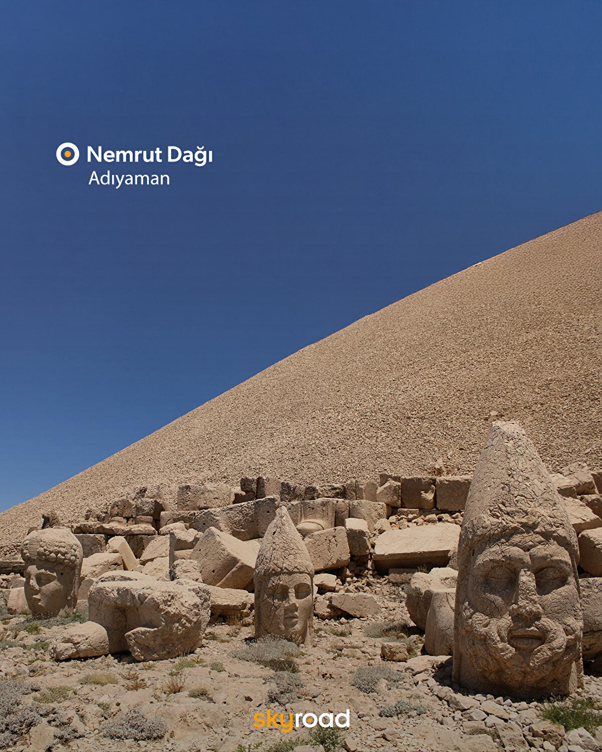 ▪️ Nemrut Dağı (Adıyaman)<br>UNESCO Dünya Miras Listesi’nde yer alan dağın eteklerinde Kommagene Kralı tarafından tanrılara minnettarlık amacıyla yerleştirilmiş mezar ve heykeller bulunuyor.