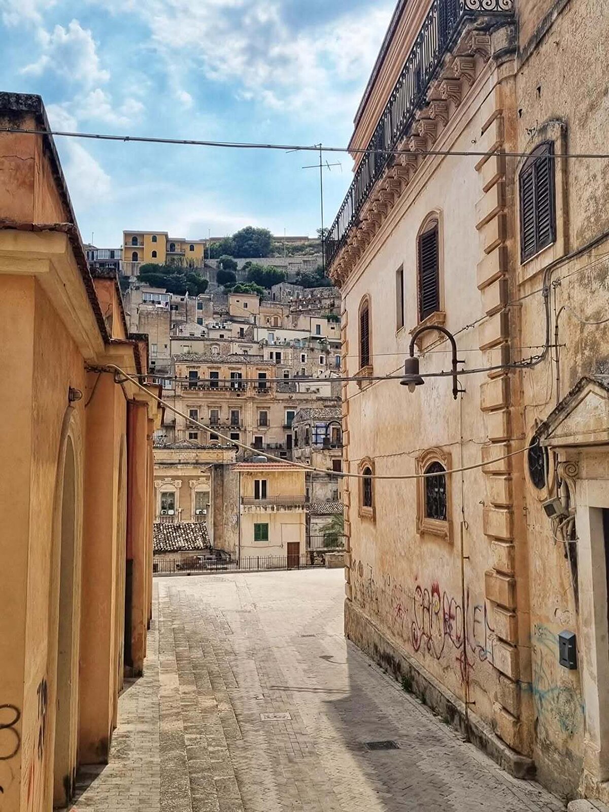 Thanks for these great photos! @italia_borghiecitta 🧡