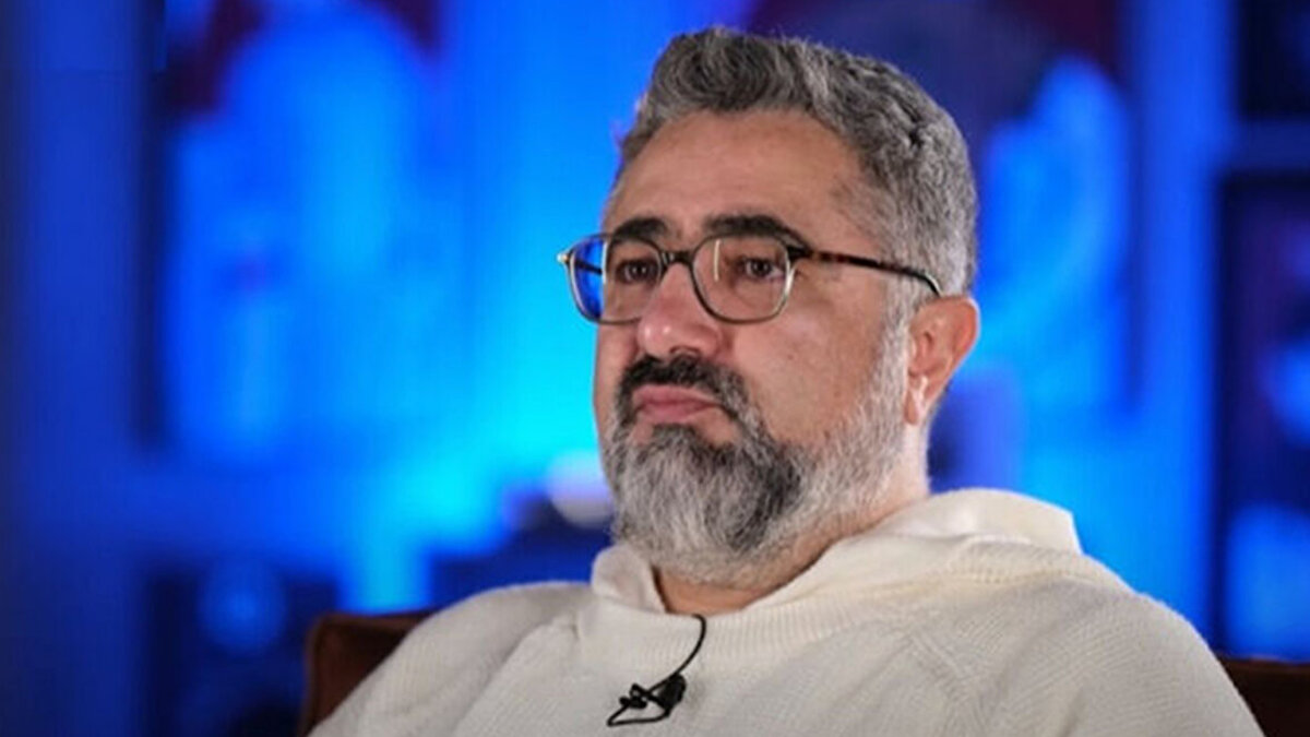 ''Belli ki Fenerbahçeli oyuncular Tedesco’yu seviyor. Sevmeseler bu kadar mücadele etmezlerdi. Takımda ciddi bir kalite sorunu var ama şu anda yapılabilecek bir şey yok. Tedesco'ya takımın sadece bu yıl değil 2 yıldır çalışmadığını, testlerde geride çıktığını ancak devre arasında kısa bir yükleme yapabileceğini belirtmiş."