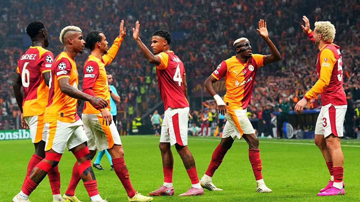 Statta küçük bir taraftar gruptan tepki geldiğini belirten deneyimli çalıştırıcı, "Çok küçük bir kesimden tepki geldi. Bunun olmaması gerek.Barış inanılmaz mücadele etti. Bizim için çok değerli, önemli bir oyuncu. Öndeyken bunu yaşamaya anlam vermek zor oluyor. Bunu yapan kitle büyük değil ama yapanların bunu düşünmesi gerekiyor. Barış bizim oyuncumuz. Oyuncularımız her şeylerini vererek mücadele ediyorlar. Bunları yaşamak üzüyor. Ufak tefek şeyler oluyor. Onların da oyuncularımıza sahip çıkması, destek olması önemli. Biz taraftarımızla bir anlam kazanıyoruz. Başarıları yukarı çekmek için birlik olmamız ve her oyuncuya göstermemiz gerek" dedi.<br>