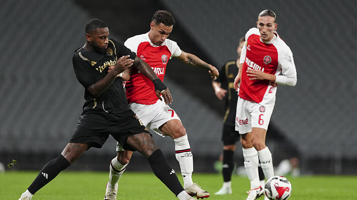 Trendyol Süper Lig'in 10. hafta maçında Fatih Karagümrük ile Kayserispor karşı karşıya geldi. Atatürk Olimpiyat Stadyumu'nda oynanan mücadele 2-2'lik eşitlikle sonuçlandı.