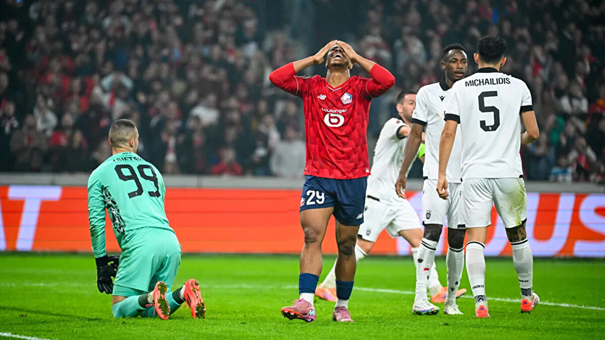 PAOK İLK YARIDA 3 GOL BULDU<br><br>Yunan temsilcisi PAOK, güçlü rakibi Lille karşısında deplasmanda ilk yarıyı 3-0 önde tamamladı.<br>