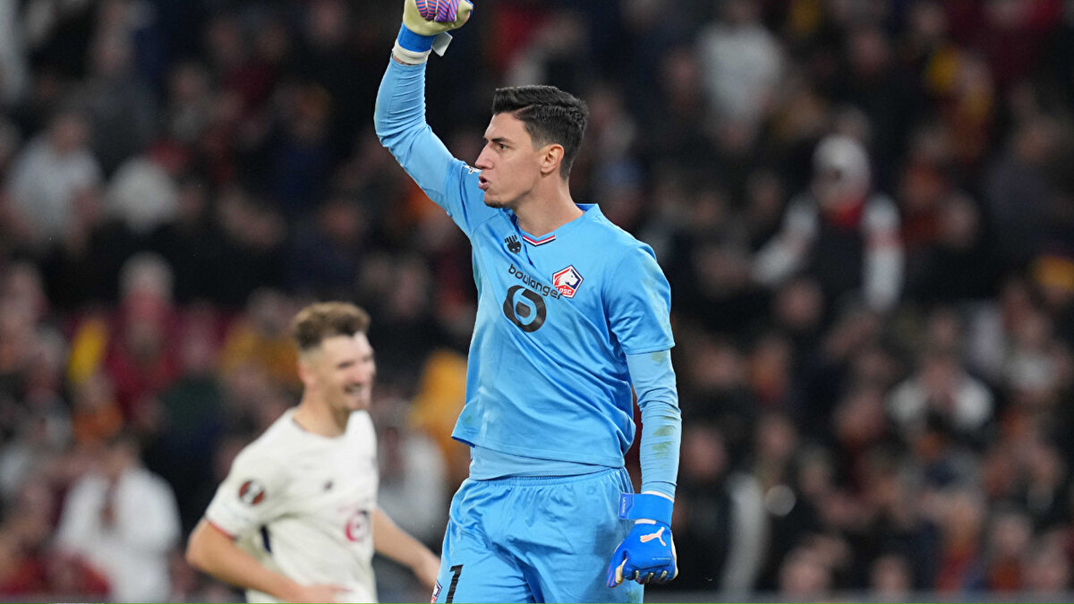 Berke Özer, Zivkovic’in 71. dakikasında kullandığı penaltıda kalesini gole kapattı ve böylece üst üste iki Avrupa Ligi maçında toplamda 4 penaltı kurtararak tarihe geçti.