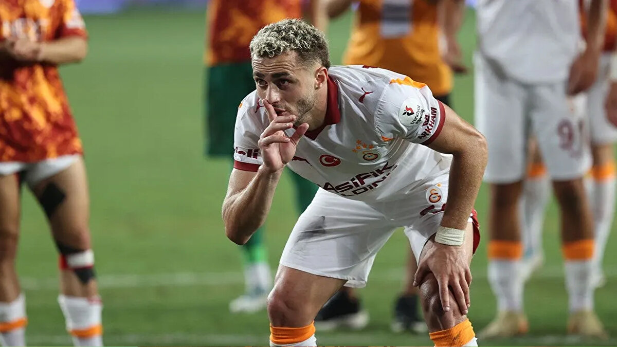 "BARIŞ GİBİ BİR FUTBOLCU BULMANIZ ÇOK GÜÇ"<br><br>Barış hakkındaki soruya yanıt veren Abdullah Kavukcu: "Barış'ın gerçekten çok iyi bir karakteri var. <br>