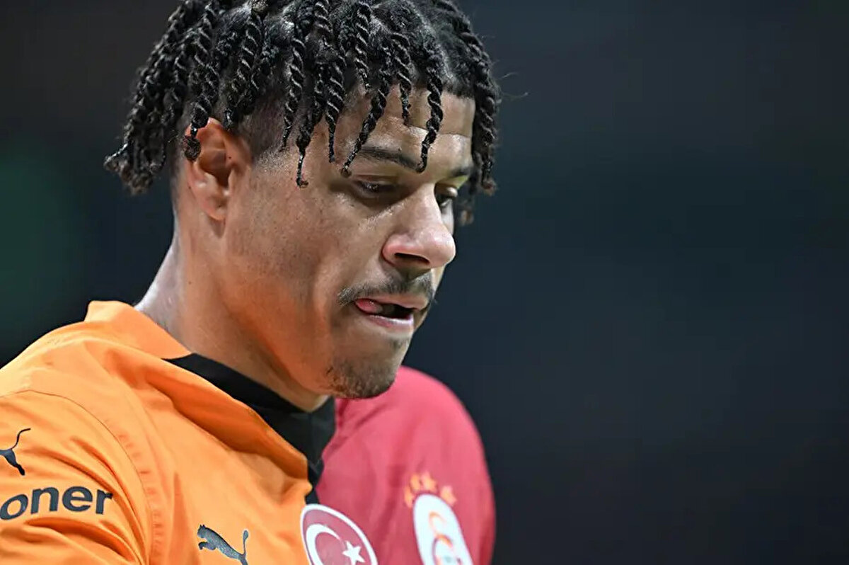 Buruk'un bu isimlerin yokluğunda Gabriel Sara'yı yeniden ilk 11'e yazacağı belirtildi. Orta sahada Sara'nın yanında Mario Lemina'nın olacağı ifade edildi.<br><br>