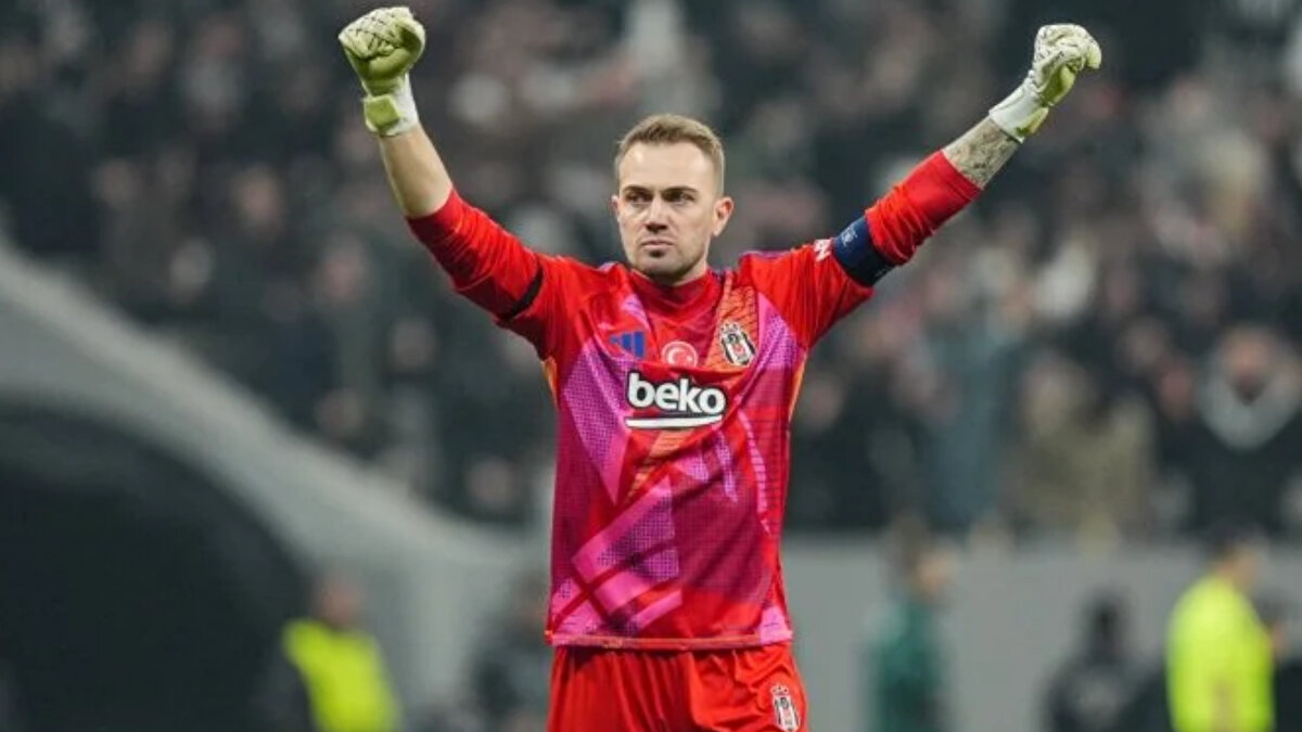 "Beşiktaş'ın kaptanlık bandını takma onuruna eriştim. Sahaya her çıktığımda Beşiktaş'ın kaptanlığını yapmış efsane büyüklerimizden örnek aldığım şekilde davranmaya özen gösterdim. Sonuç fark etmeden hem saha içinde hem saha dışında kulübümüze yakışan şekilde ve kulübümüzün menfaatlerini koruyarak hareket ettim. Bir kere bile bulunduğum mevkiye yakışmayacak bir hareket sergilemedim."