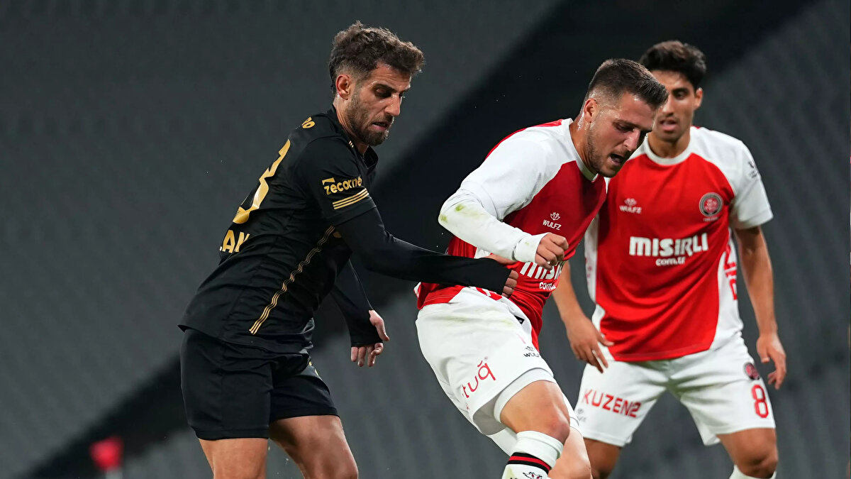 Açıkalın yaptığı açıklamada:<br><br>"Karagümrük maçında verilmeyen golümüzden; aleyhimize çalınan, lehimize çalınmayan ve verilemeyen kırmızı kartlardan tutun; tüm kararları aleyhimize verme isteği içerisinde bulunan bir hakem kadrosu ile karşı karşıya kaldık. Buradan MHK başta olmak üzere tüm TFF yetkililerine sesleniyorum. Biz kazanıp kazanmamaktan ziyade, haksızlığa uğramak istemiyoruz." dedi