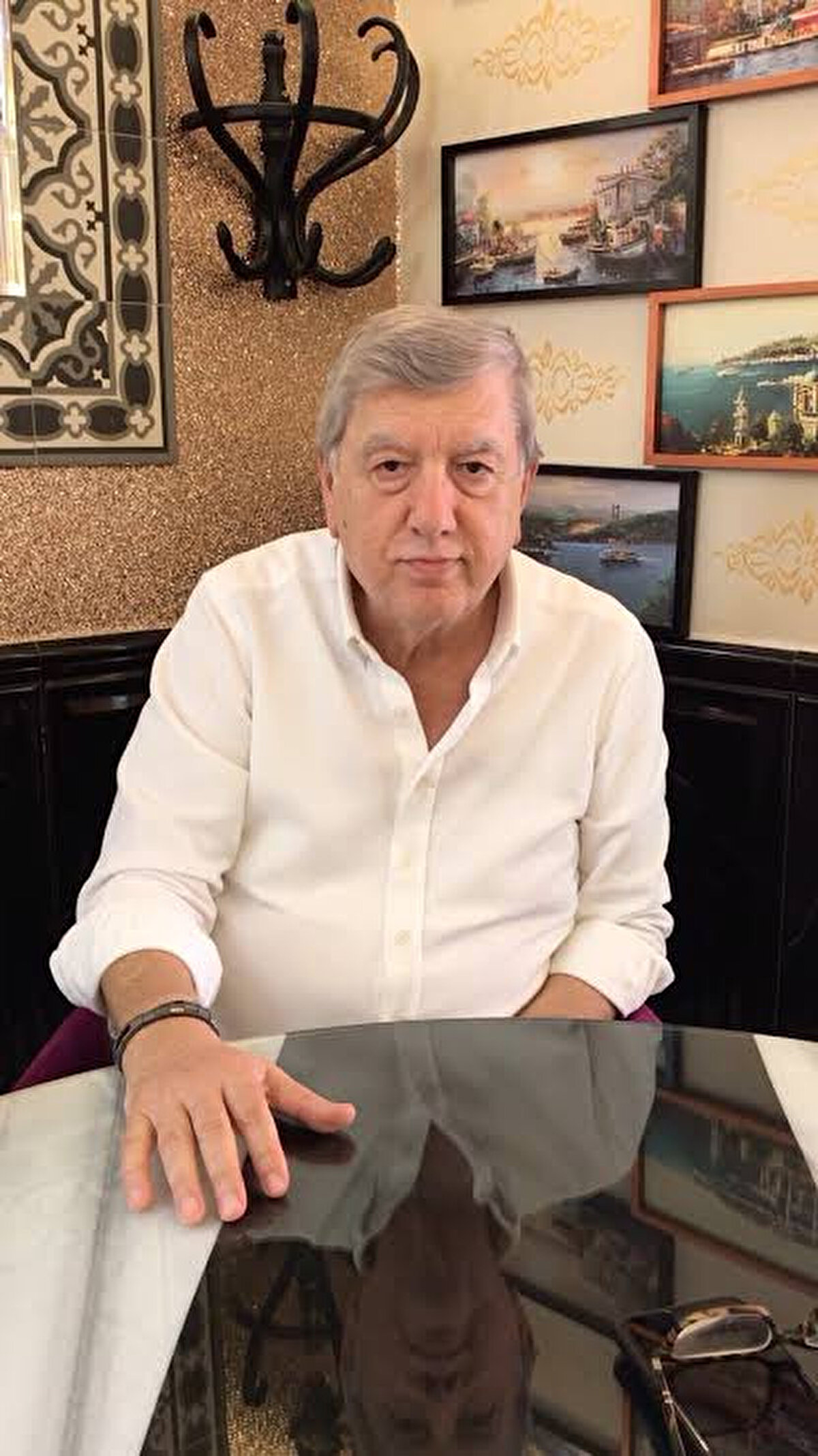 <br>Çalıştığı Kurumlar<br>1975-1990: Tercüman<br>1990-1994: Meydan<br>Çalıştığı TV kanalları<br>1994-1996: Kanal 6<br>1996-1998: HBB<br>1998-2004: atv<br>2004-2005: TRT 1<br>2005-2006: Flash TV<br>2006-2008: Cine5<br>2008-2009: Kanaltürk<br>2010-2012: TV8<br>2012-günümüz: Habertürk<br>