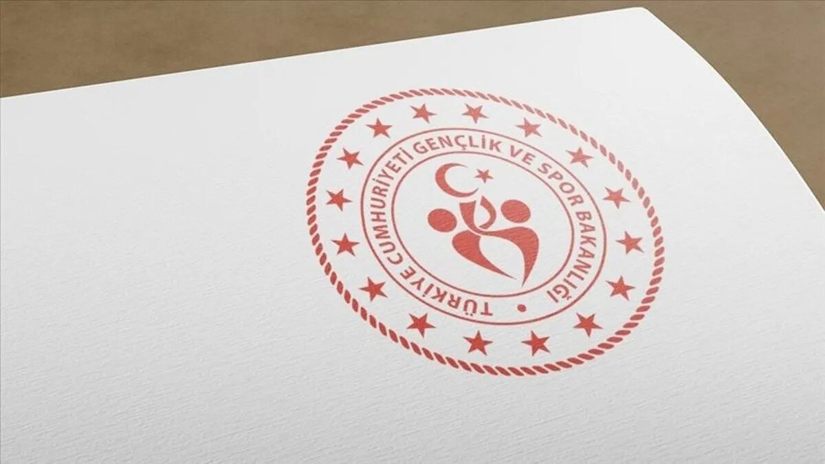 2025-2026 eğitim öğretim yılı için gerçekleştirilen KYK burs ve kredi başvuruları tamamlandı ve süreçte gözler, sonuçların Gençlik ve Spor Bakanlığı (GSB) tarafından ilan edileceği tarihe çevrildi. E-Devlet üzerinden yapılan başvuruların ardından, milyonlarca öğrenciye sağlanacak maddi desteğin detayları merak konusu oldu. Başvuruların sona ermesiyle birlikte, üniversiteliler KYK burs sonuçlarının ne zaman açıklanacağını ve Kredi Yurtlar Kurumu (KYK) burs/kredi ücretlerinin 2026 yılında ne kadar olacağını öğrenmek istiyor. Peki, Gençlik ve Spor Bakanlığı KYK burs/kredi sonuç tarihini ne zaman açıklayacak ve yeni dönem ücretleri ne kadar olacak? Öğrenciler, gelecek müjdeli haberi ve ödeme detaylarını heyecanla bekliyor. Peki, KYK burs sonuçları ne zaman açıklanacak 2025? Gençlik ve Spor Bakanlığı Kredi Yurtlar Kurumu (KYK) burs/kredi sonuç tarihi belli oldu mu? Burs/kredi ücretleri ne kadar olacak?<br>