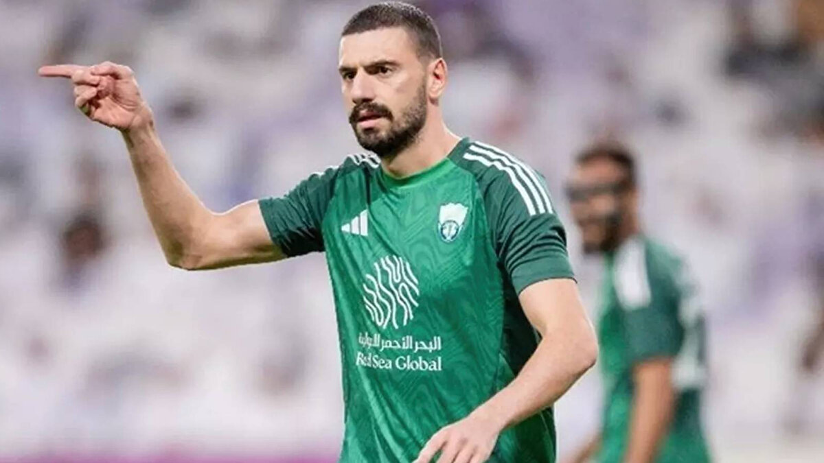 MERİH İÇİN SÜRPRİZ TRANSFER İDDİASI<br><br>Fenerbahçe altyapısında yetişen Merih Demiral'ın eski takımına geri döneceği iddia edildi. 