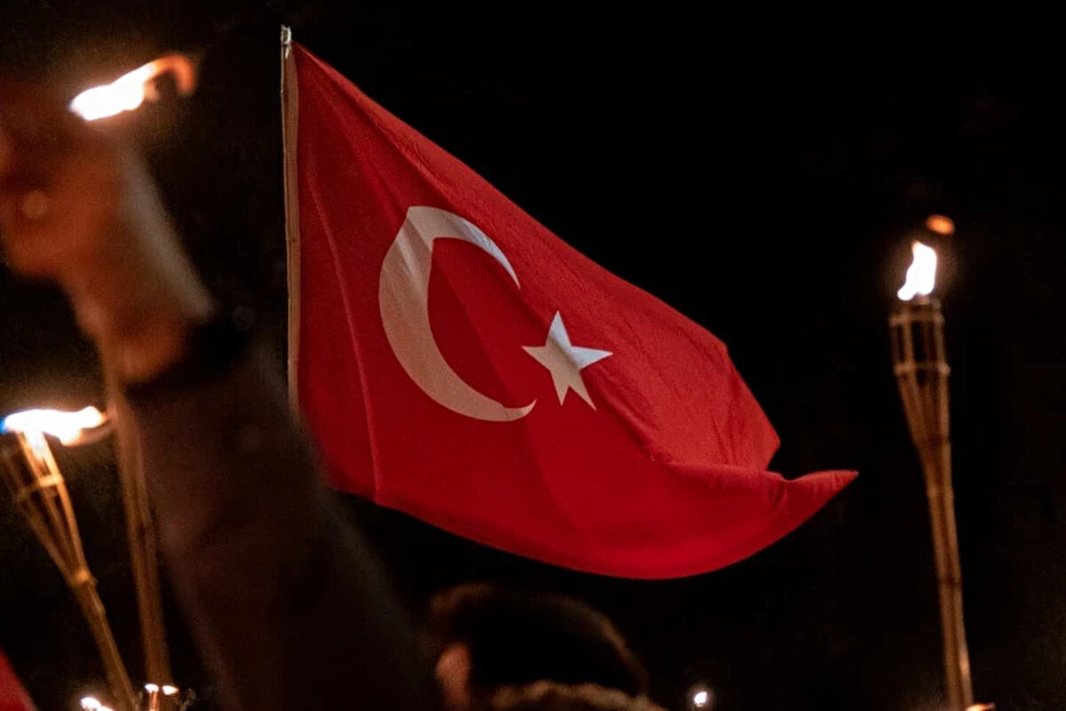 27 EKİM PAZARTESİ GÜNÜ OKULLAR TATİL Mİ?<br><br>Öğrencilerin ve velilerin merak ettiği bir diğer konu ise tatilin Pazartesi gününü kapsayıp kapsamadığıdır. 27 Ekim 2025 Pazartesi günü için alınmış bir tatil kararı bulunmamaktadır. Okullar, üniversiteler ve iş yerleri 27 Ekim Pazartesi günü normal işleyişine devam edecektir.