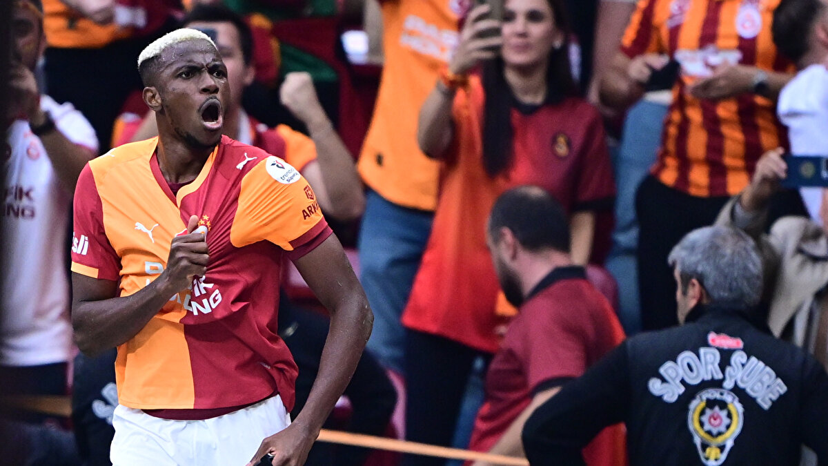 Clattenburg, "Bu pozisyonda sarı kartı görmesi gereken oyuncu Osimhen'di. Burada Göztepeli futbolcunun kırmızı kart görmesi büyük skandal." dedi. 