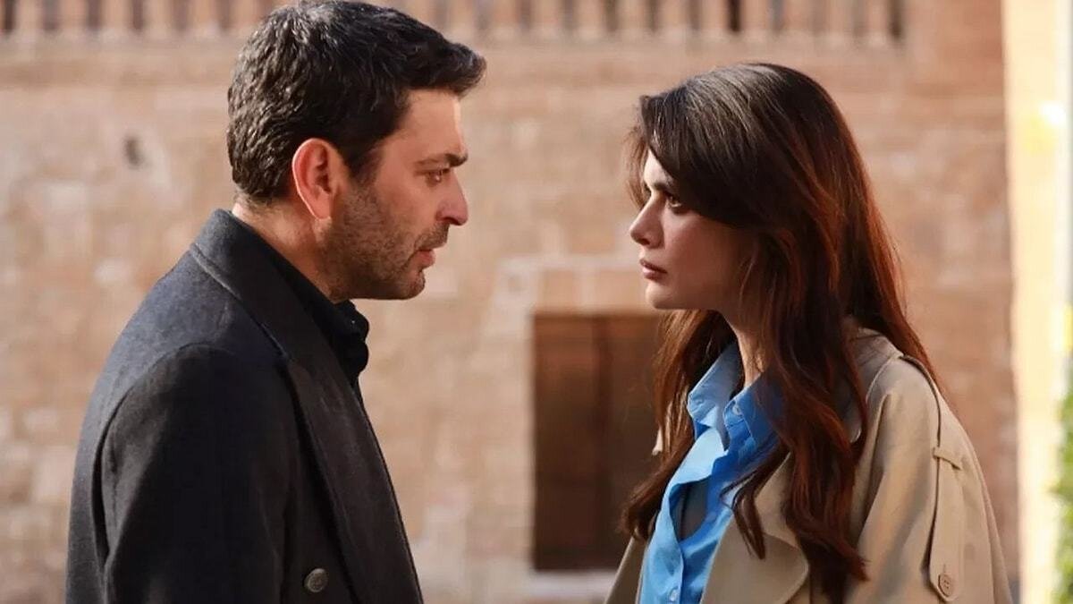 <br>Uzak Şehir<br><br>- Ozan Akbaba: Bölüm başı 1.500.000 TL<br>- Sinem Ünsal: Bölüm başı 1.000.000 TL<br>- Dizinin bir bölümü: 22.000.000 TL maliyet<br>