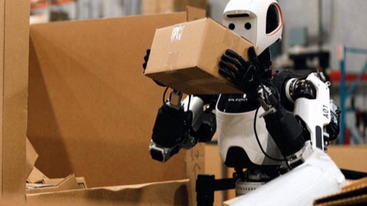 Yapay zekanın yapabildikleri ve yapamadıkları<br><br>Prof. Dr. Kırık, yapay zekanın şu an için tekrarlayan işleri hızlı ve hatasız yapabildiğini, veri analizleri gerçekleştirebildiğini, bazı rutin kararları alıp basit içerikler üretebildiğini belirtti. Prof. Dr. Kırık, "İnsan gibi düşünmek, hissetmek, empati kurmak, yaratıcı işler yapmak, belirsiz ve karmaşık durumlarda karar vermek gibi konularda yapay zeka sınıfta kalıyor. Esnek fiziksel beceri gerektiren işleri de yerine getiremiyor" dedi.