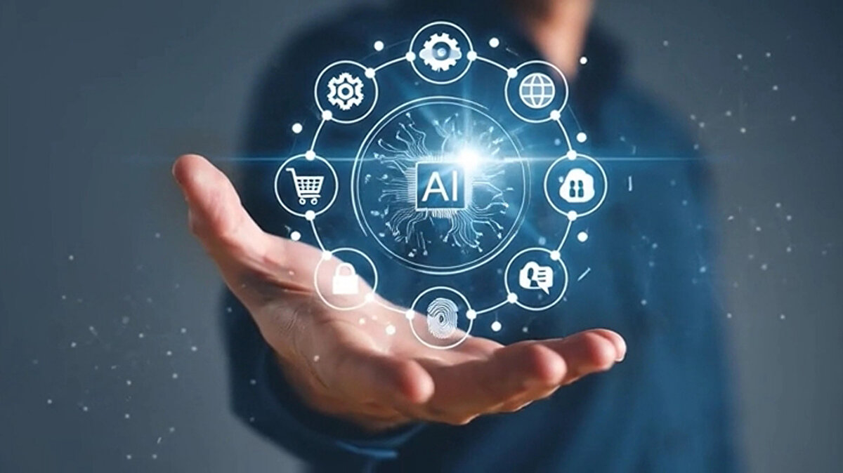 Yapay zekanın mesleklere etkilerini değerlendiren Prof. Dr. Ali Murat Kırık, özellikle yazma, çeviri, müşteri hizmetleri, veri girişi ve muhasebe gibi rutin işlerde yapay zekanın kolaylıkla işlem gerçekleştirebildiğini söyledi. Prof. Dr. Kırık, "Fiziksel işlerde ve insanla doğrudan temas gerektiren mesleklerde risk daha düşük. En riskli işler tekrar eden ve standart işleri içeren meslekler. Sekreterlik, veri girişi, çağrı merkezi, bazı muhasebe ve çevre işleri bu grupta yer alıyor" dedi.