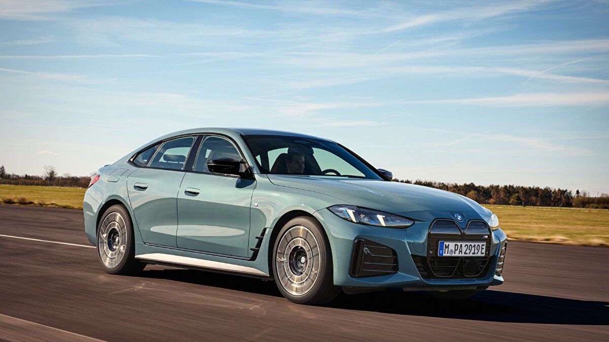 BMW i4 eDrive40: 590 km 