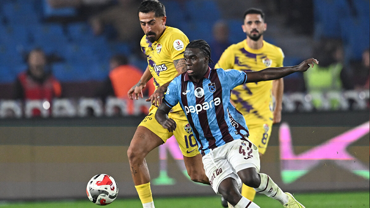 Karşılaşmanın ardından spor yazarları Mustafa Çulcu ve İskender Günen, maçta görev yapan haken Zorbay Küçük'ün kararları hakkında çarpıcı yorumlar yaptı.