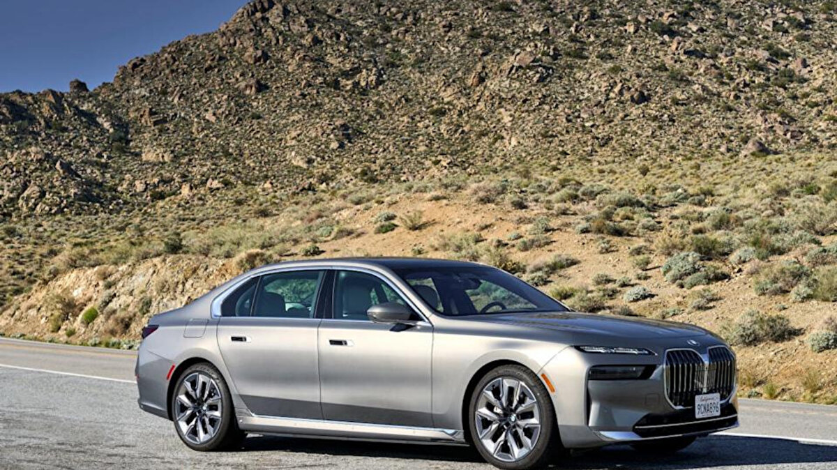 BMW i7 xDrive60: 625 km 