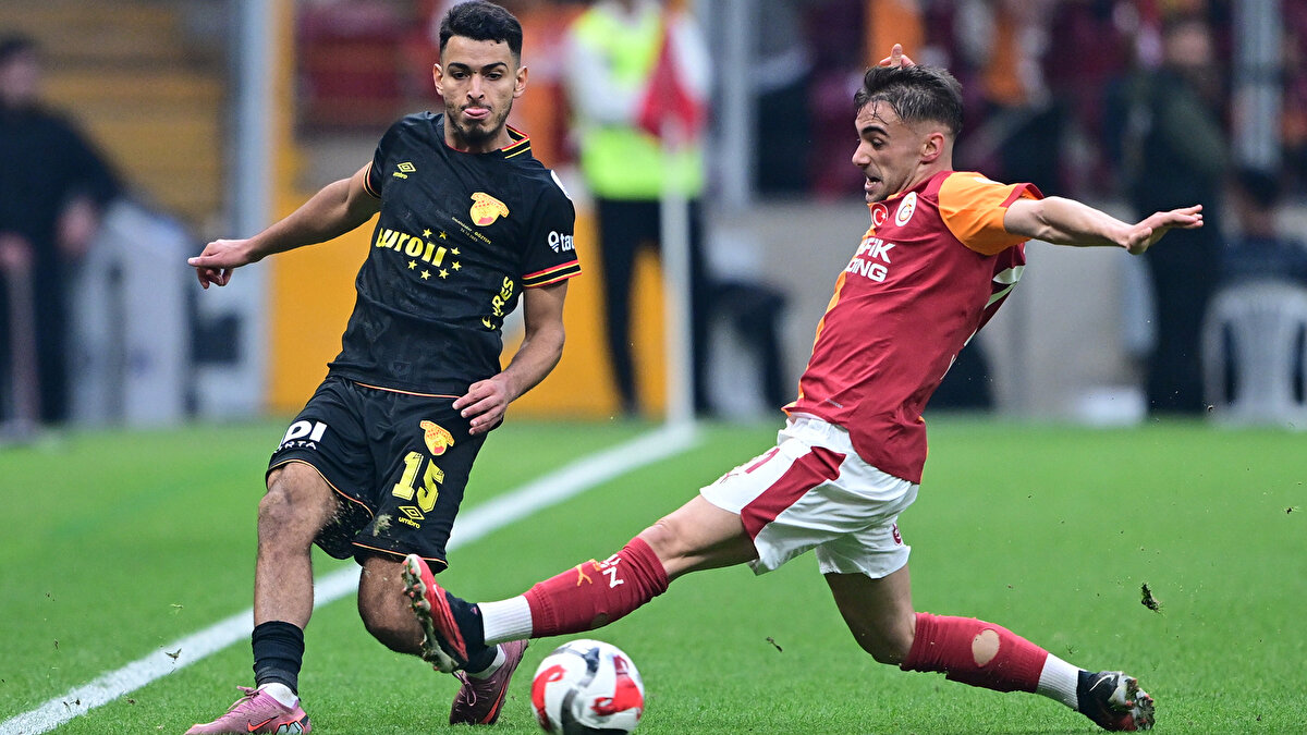 Karşılaşmanın ardından eski hakem ve spor yorumcusu Erman Toroğlu, EKOL TV ekranlarında mücadeleyi değerlendirdi. Toroğlu, maçın hakem yönetimini hedef alarak şu ifadeleri kullandı: