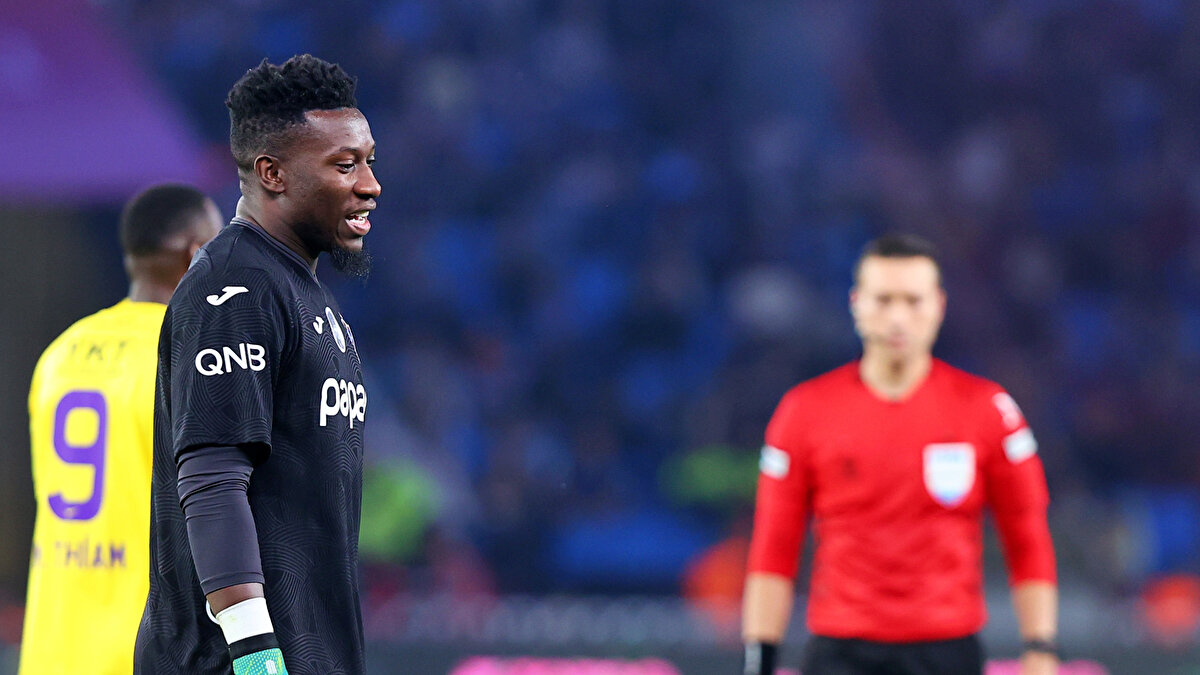 "ONANA'IN GECESİ"<br><br><br>İSKENDER GÜNEN: "Onana'nın gecesi olarak yazıya başlayalım. 3 net gol pozisyonunda inanılmaz kurtarışlar yaptı. Trabzonspor da her geçen gün takım olma yolunda ilerliyor. Saha içi yardımlaşmaları, konumlanmaları, istikrarlı yapıyı istenilen düzeye çıkartabilecek yeterlilikte.<br><br>