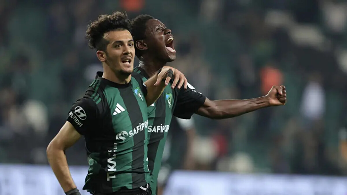 Tayfur Bingöl'ün attığı gol sosyal medyada viral olurken, müsabaka sonrası yayıncı kuruluşa konuşan tecrübeli futbolcu dikkat çeken açıklamalar yaptı.<br><br>