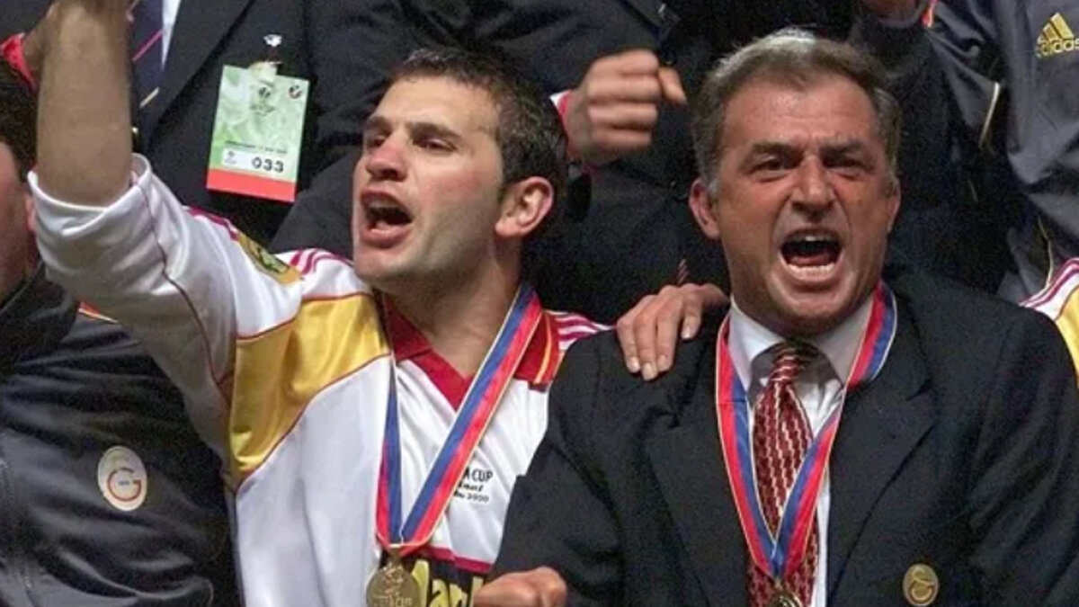 BURUK, FATİH TERİM'İ VE MUSTAF DENİZLİ'Yİ DE GEÇTİ<br><br>Okan Buruk, Galatasaray'ın lig tarihinde daha önce 1987-88 sezonunda Mustafa Denizli ve 2011-12 sezonunda Fatih Terim yönetiminde elde ettiği 9 maçlık galibiyet serilerini geride bırakarak yeni bir rekora imza attı. <br><br>21. haftada Giresunspor’u mağlup ederek bu başarıyı aşan sarı-kırmızılılar, Kasımpaşa karşısında kazandıkları maçla serisini 14’e yükseltti ve böylece Beşiktaş’ın 63 yıl önceki lig rekorunu tarihe gömdü.